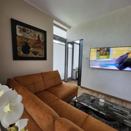 Nika Przy Plazy Apartman *